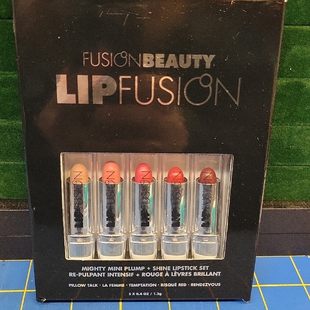 LipFusion Mini Lipstick Set - 5 Shades New In Box